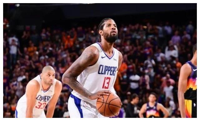  快船乔治复出首战砍下28+8+6  